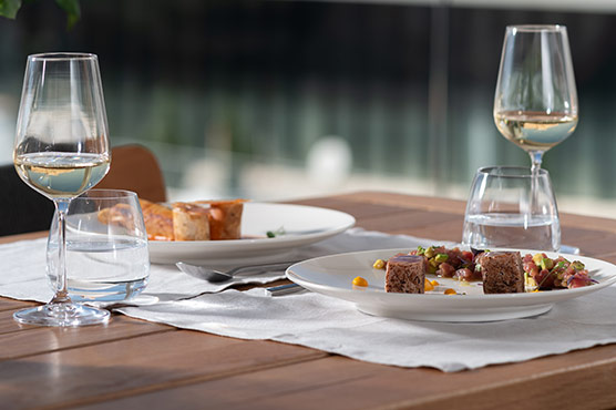 jumelle coco mat hotels homemade lunch