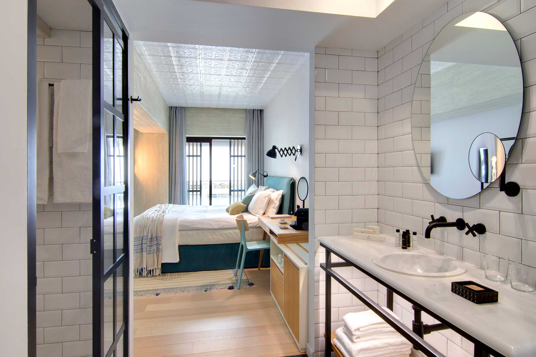 peer balcony coco mat hotels athens jumelle 5