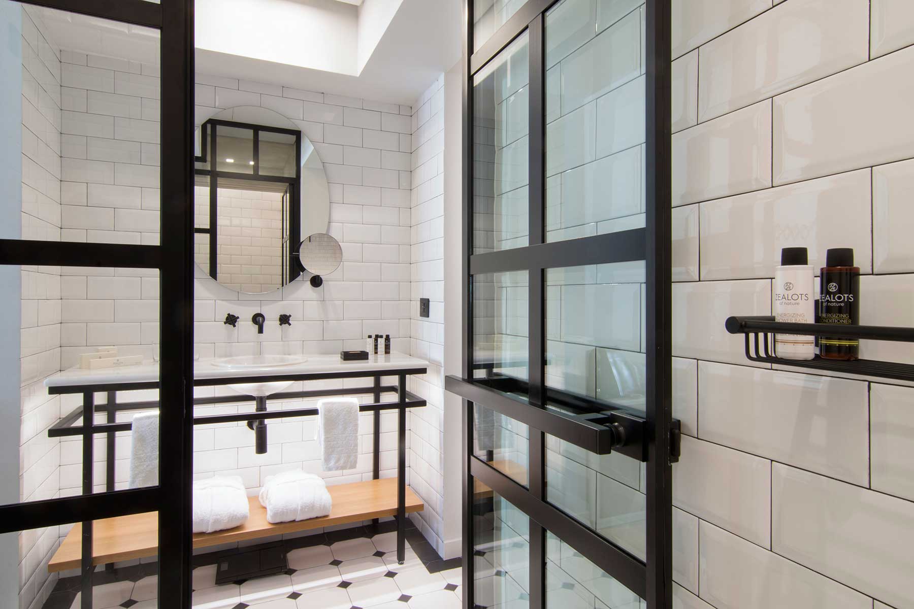 proxy room jemelle athens coco mat 4